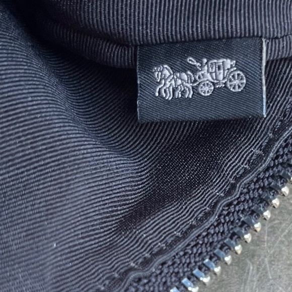 Authentic Coach Signature Corner Zip Wristlet Cherry Rare Mint Condition - Picture 8 of 10